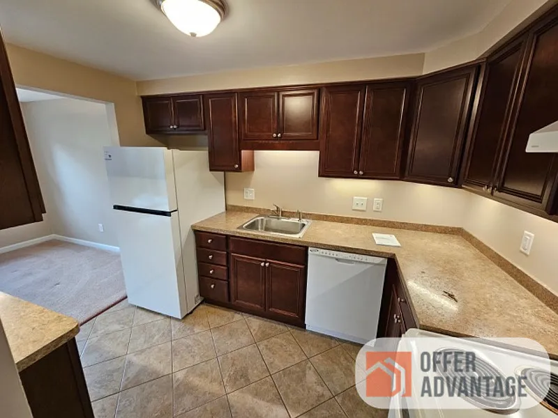 2 bed, 1.0 bath, 900 sqft, $1,400 — Photo 1