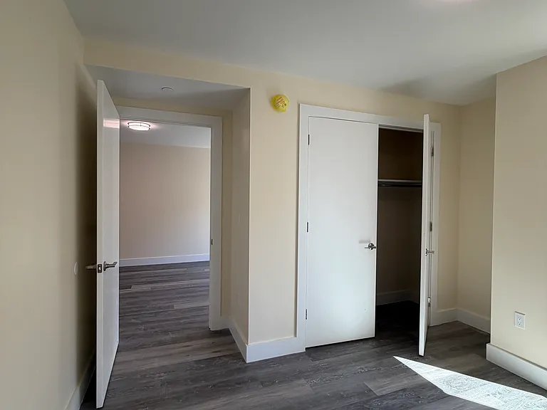 2512 Bronx Park E #A — Photo 14
