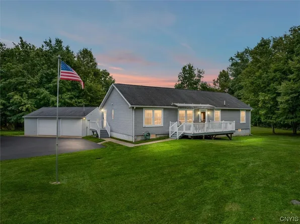 5246 Corporal Welch Rd, Syracuse, NY 13215