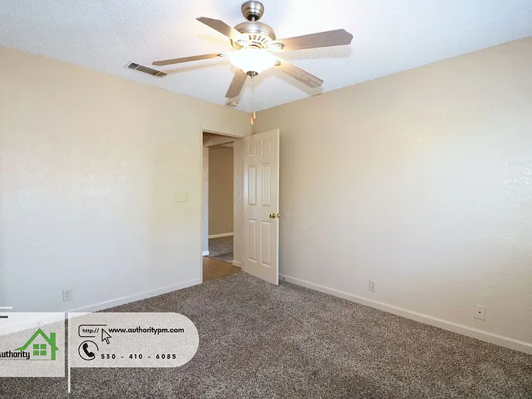 1553 Bramble Pl #3 — Photo 12