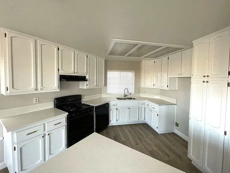 8101 Jacaranda Ave — Photo 5