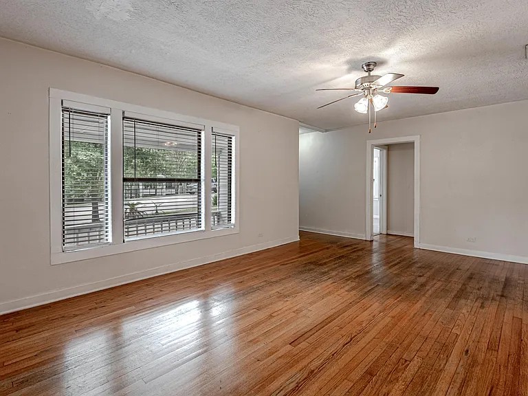 2538 Sycamore Ave — Photo 8