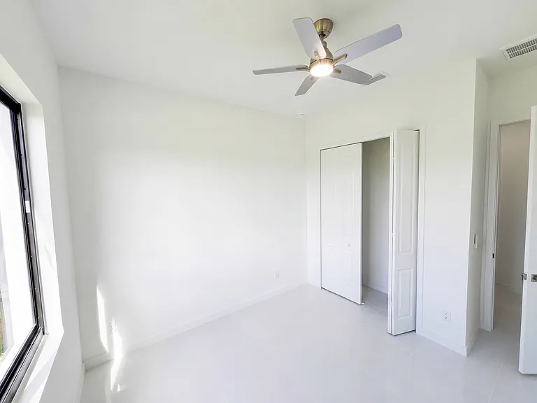 477 Rayford St — Photo 12