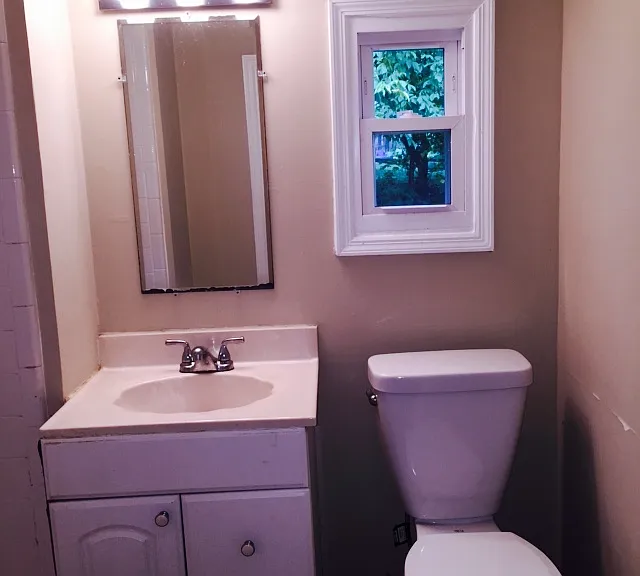 1080 Curran St NW — Photo 27