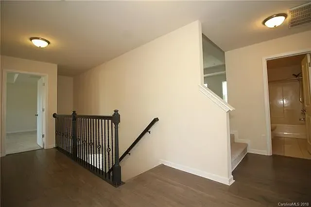 4463 Sourwood Ct — Photo 9