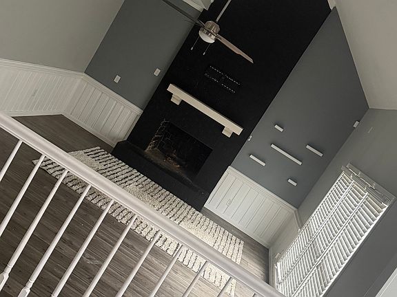 4th image of 3540 Kelburn Dr