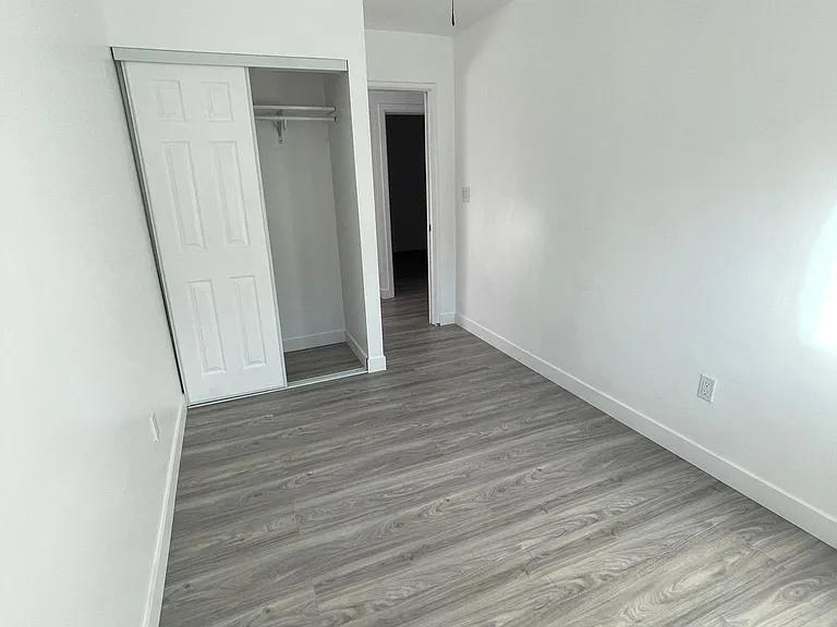 150 N Hicks Ave — Photo 8