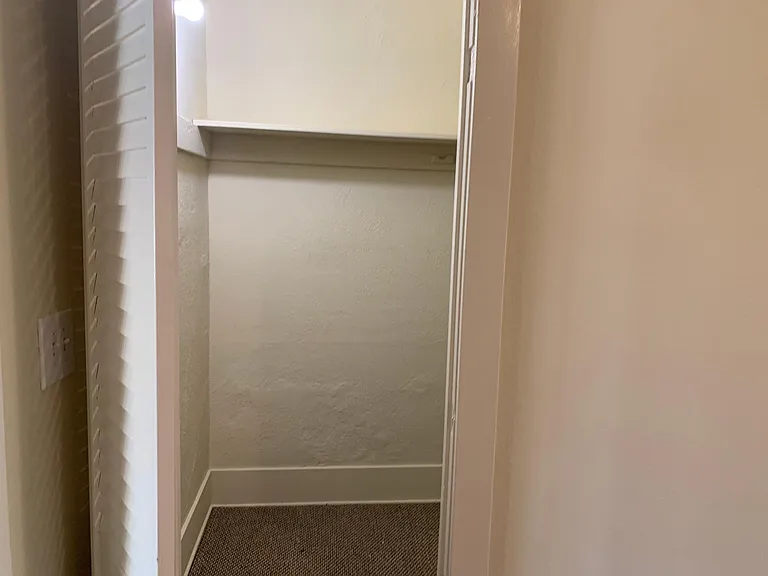 walk in closet