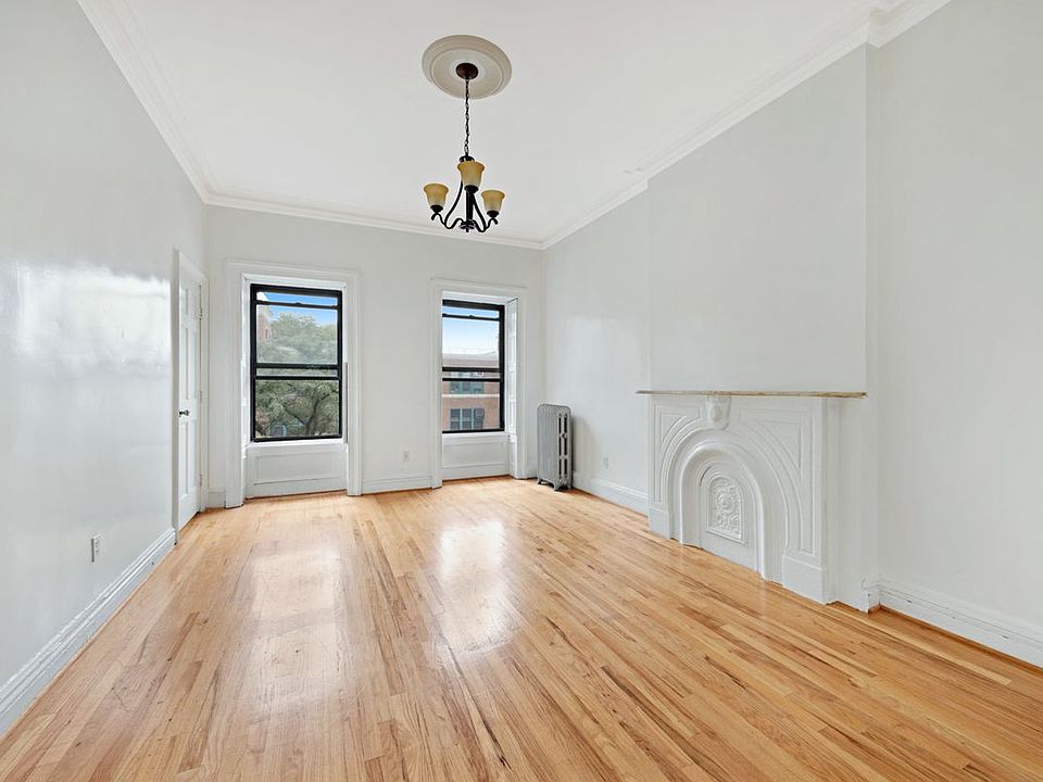 1st image of 49 Jefferson Ave #3