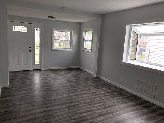 2nd image of 613 S 32nd St