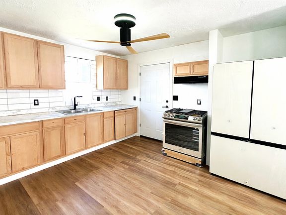 3rd image of 3007 Wade Ave