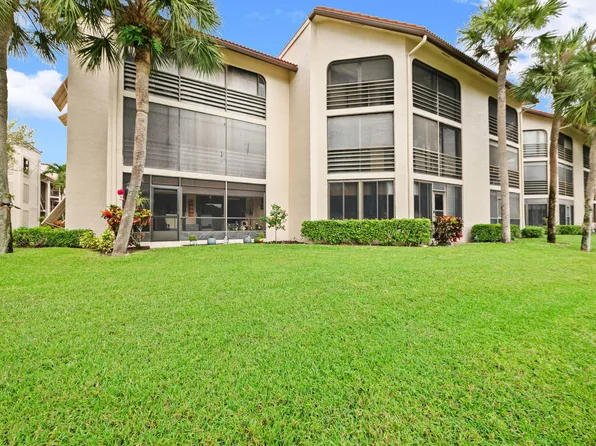10092 Cedar Point Boulevard #205, Boynton Beach, FL 33437