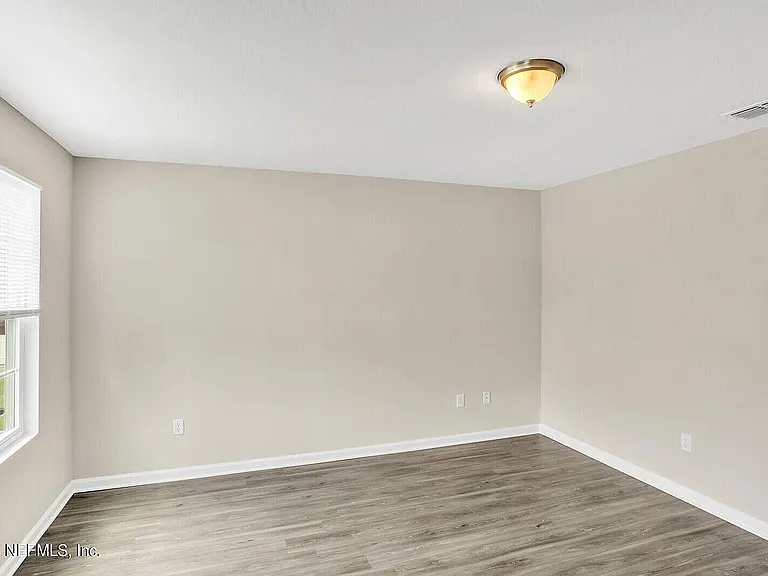 723 & 725 James St — Photo 9