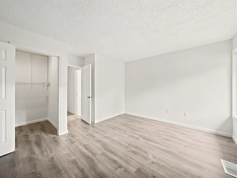 2357 Southgate Sq — Photo 10