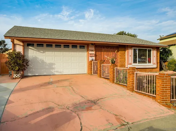 3880 Kimsue Way, San Diego, CA 92154