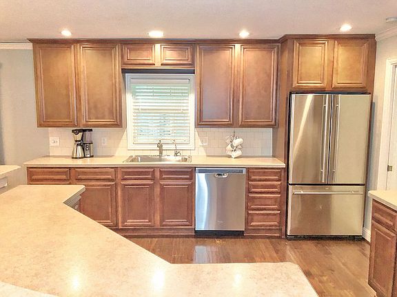 5th image of 1704 Marion Dr