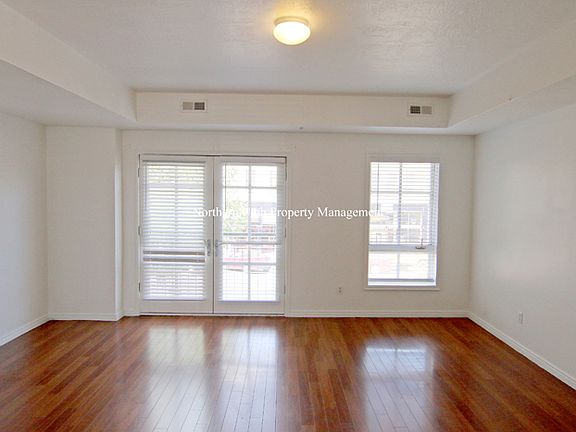 2 Front Room_06092021