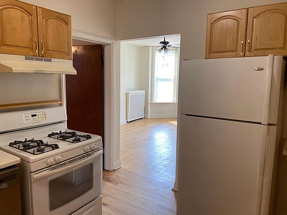 3rd image of 4525 N Ashland Ave #6