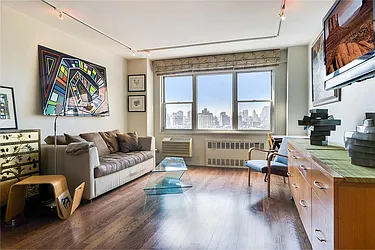 Rented by R New York