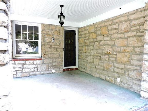 5th image of 1822 S Drumm Ave