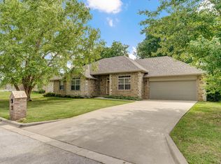 308 Park Cir, Sparta, MO 65753