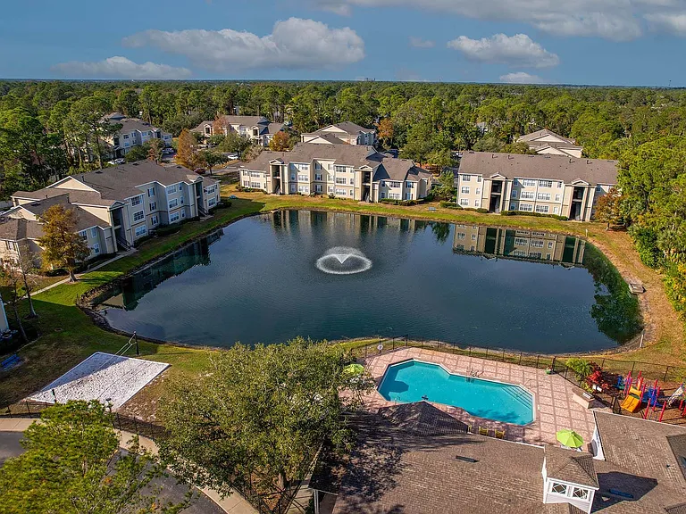 Coastline Cove Apartment Homes — Photo 42