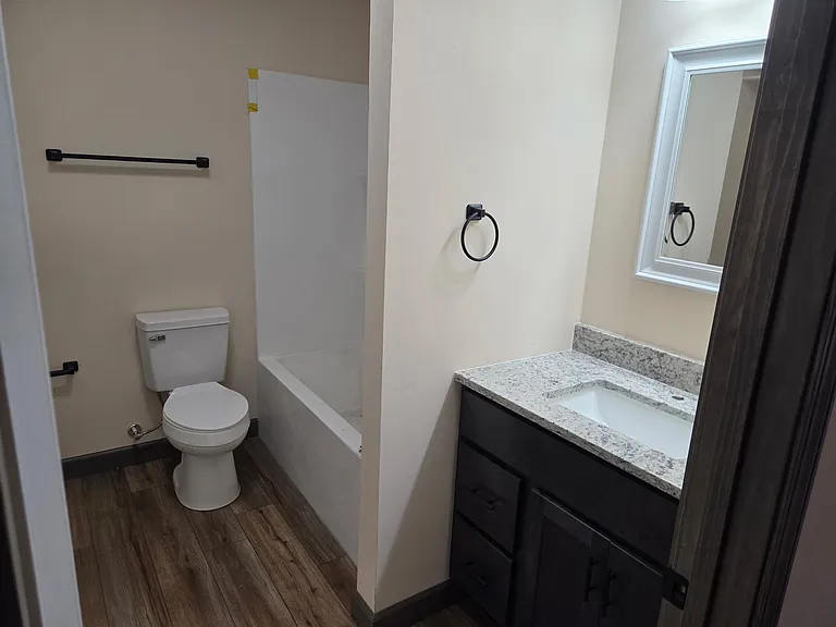 526 Gillham St — Photo 6