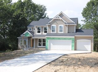 3407 Wolven Ridge Dr, Rockford, MI 49341
