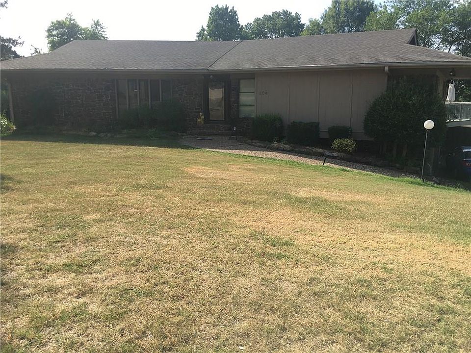 1st image of 304 Azure Hills Dr