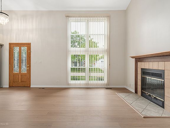 2nd image of 1424 Farrington Ln