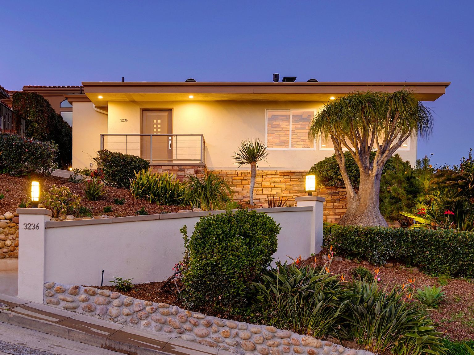 3236 Lucinda St, San Diego, CA 92106 Zillow