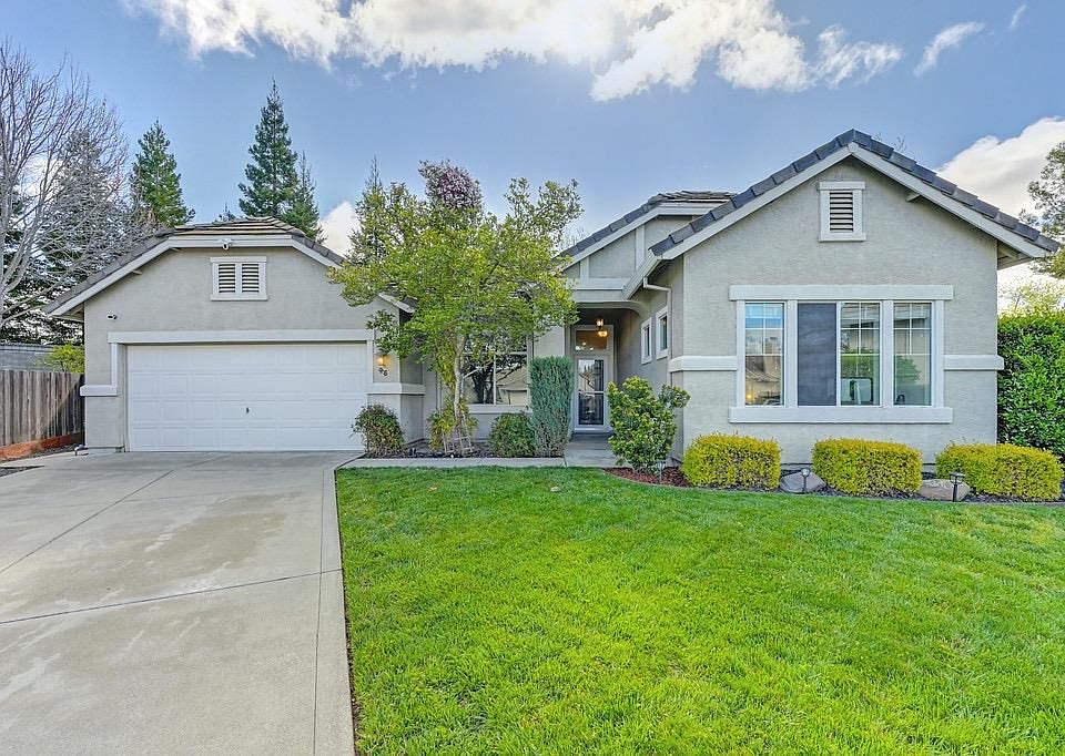 1st image of 45 Castle Hill Ct
