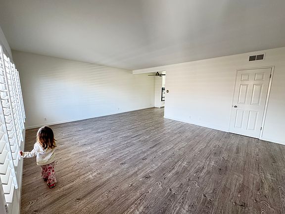3rd image of 917 6th St APT 7