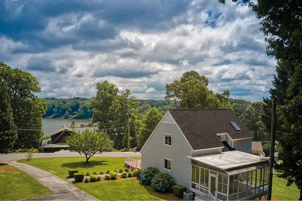 395 Hillside Dr - Property Image
