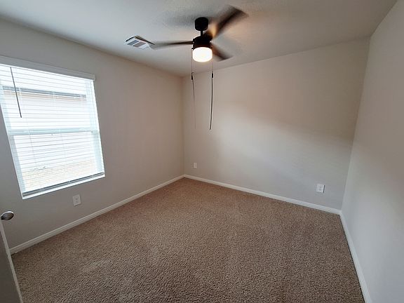 4th image of 1327 Camden Ln