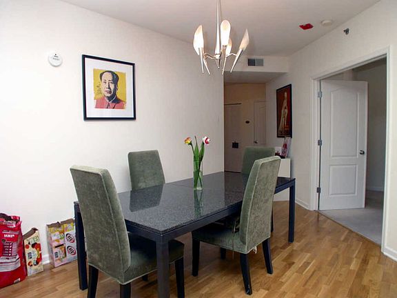 5th image of 1212 N Wells St APT 1001