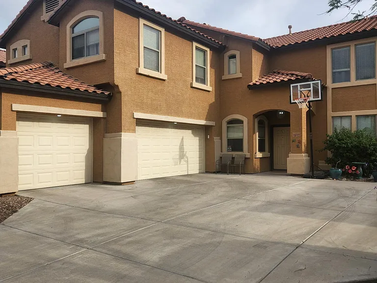 16209 W Hilton Ave — Photo 1