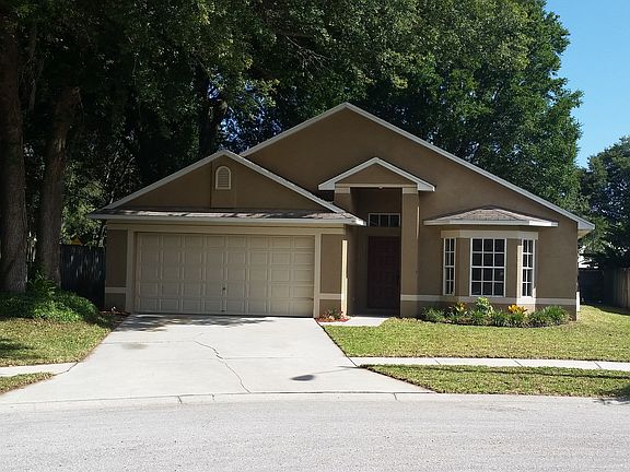 4th image of 404 Valencia Park Dr