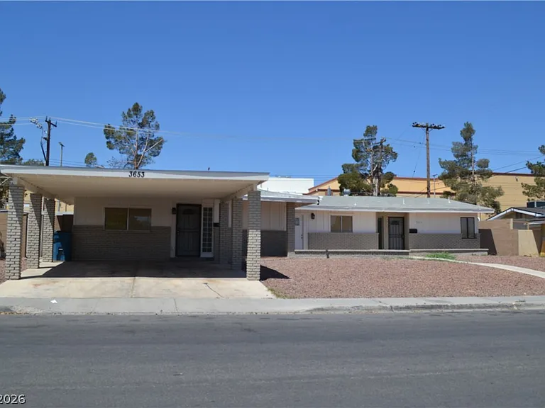 3653 Algonquin Dr — Photo 1