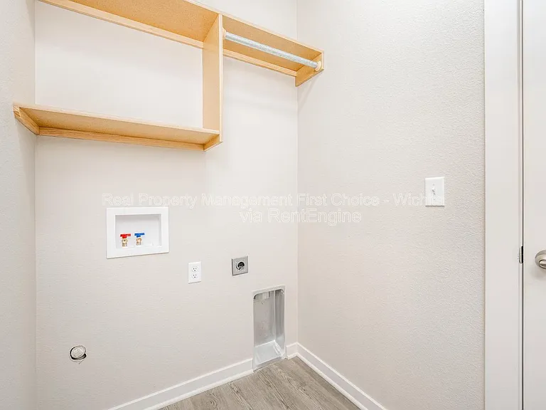 3426 W Angel St — Photo 22