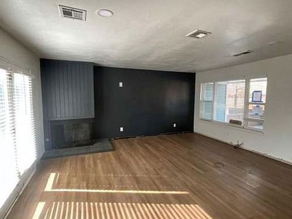 5th image of 2831 Indian Creek Blvd