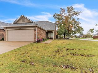 2816 Valley West Ct, Rogers, AR 72756