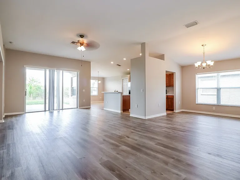 4545 Marchmont Blvd — Photo 4