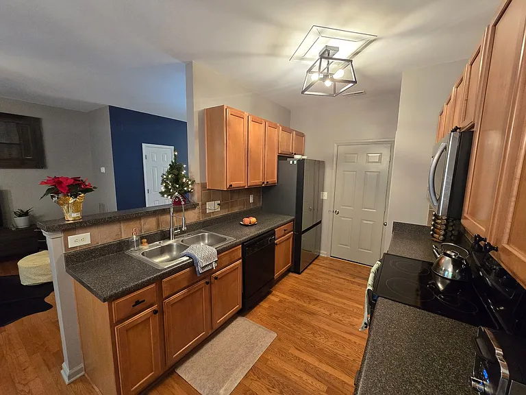202 Storemont Way — Photo 10