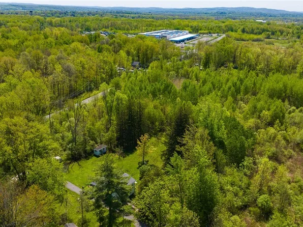 Roberts St #6, East Syracuse, NY 13057