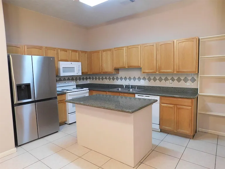 2710 Grants Lake Blvd #J2 — Photo 7