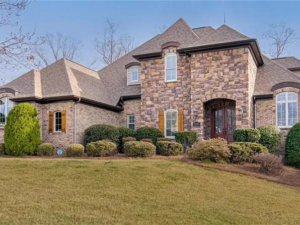 1131 Downing Creek Ct, Winston Salem, NC 27106