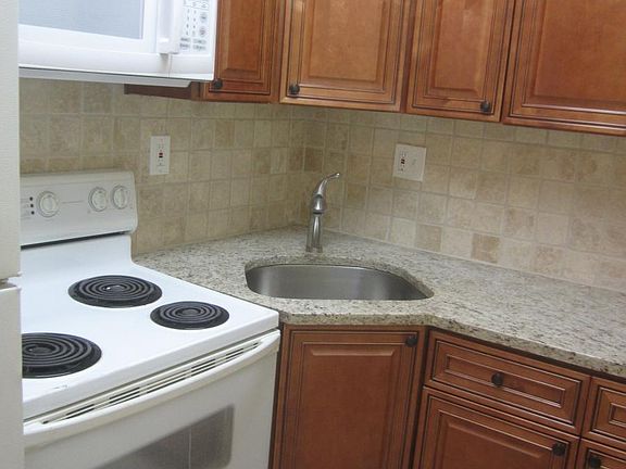 3rd image of 3213 SE 12th St #11