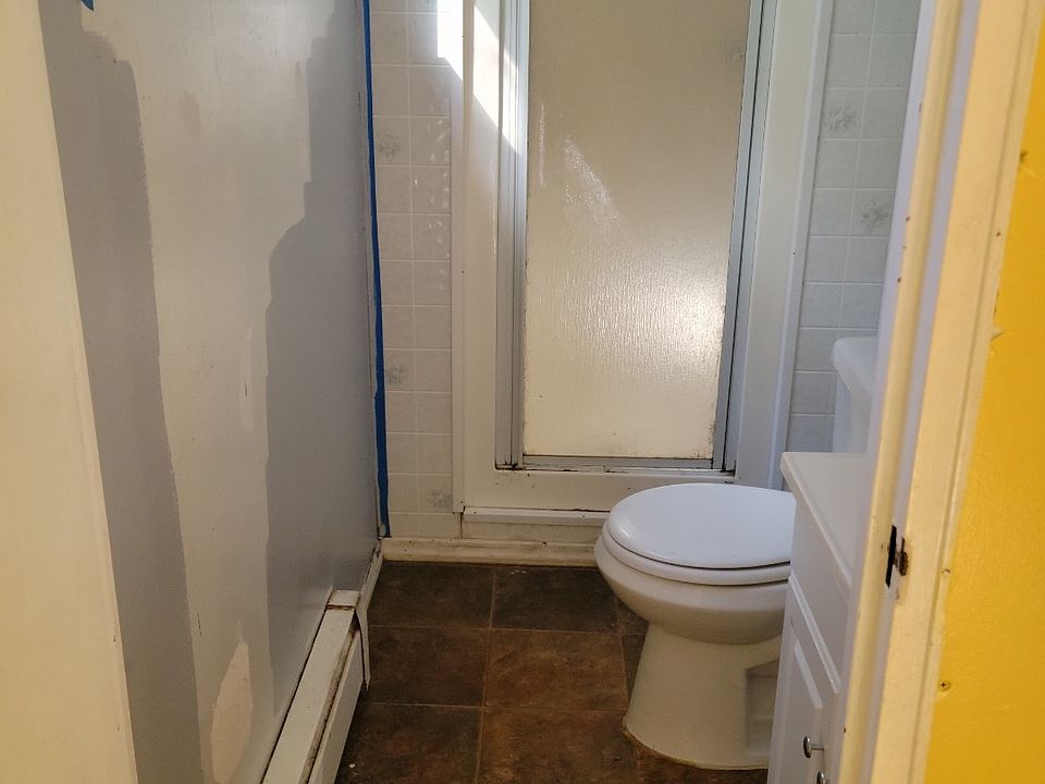 2nd image of 417 Starlight Dr