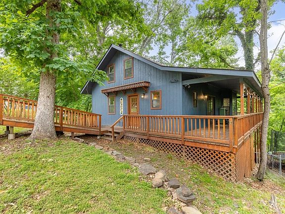 3rd image of 8665 White Oak Dr